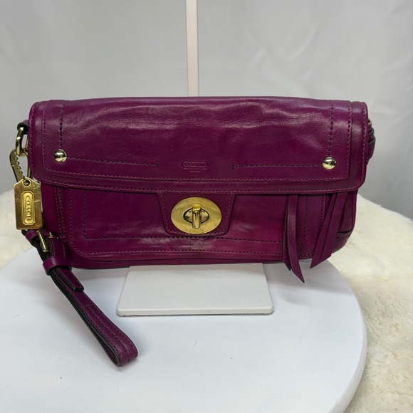 Coach Hampton Lindsey Magenta Leather Turn Lock Clutch Gold Hardware Vintage Y2K - Picture 1 of 16